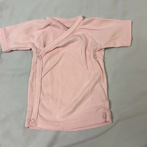 Old Navy/Kushies - 2 piece baby outfit/set. Size 3-6 months - Picture 2 of 7